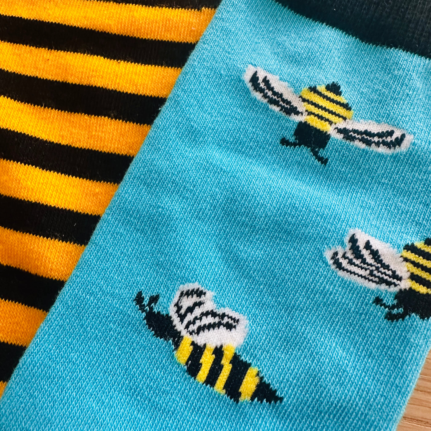 Bienen Motiv Socken